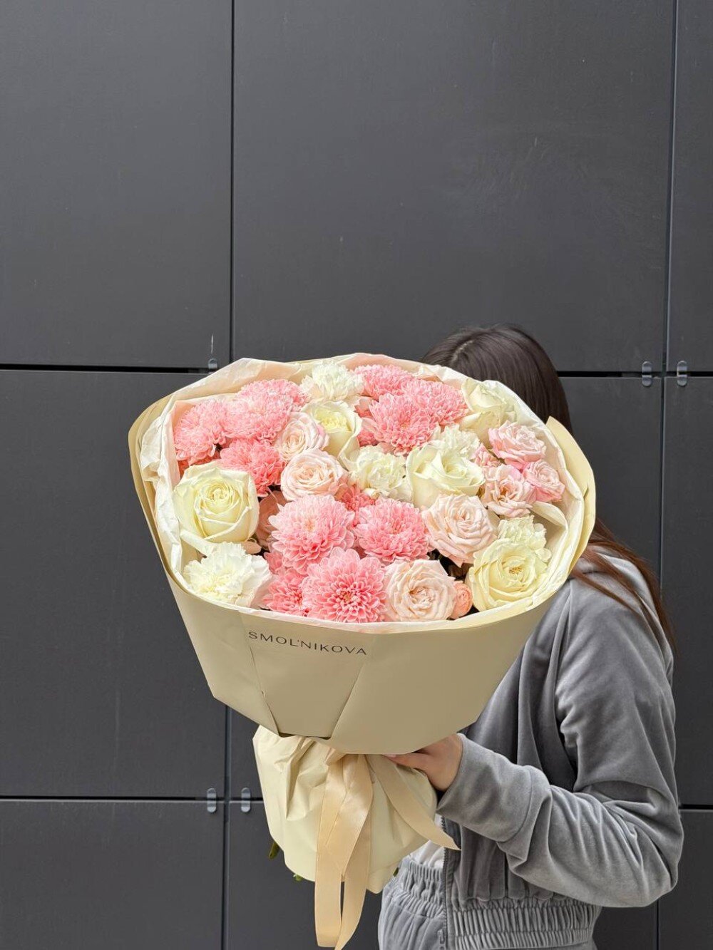 Нежный большой букет цветов