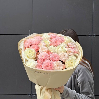 Нежный большой букет цветов