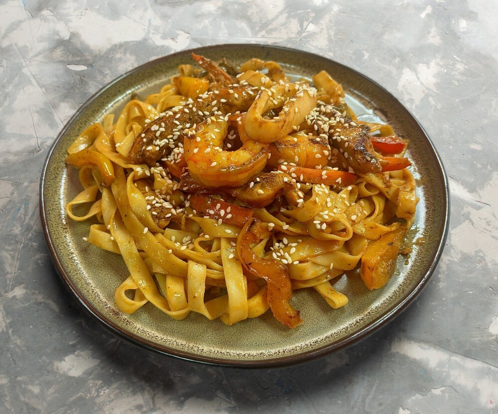 Wok сливочный том-ям
