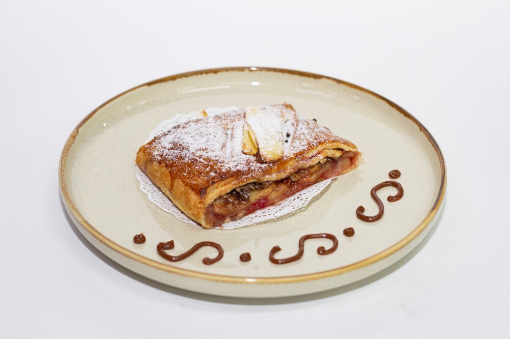 Яблочный рулетик