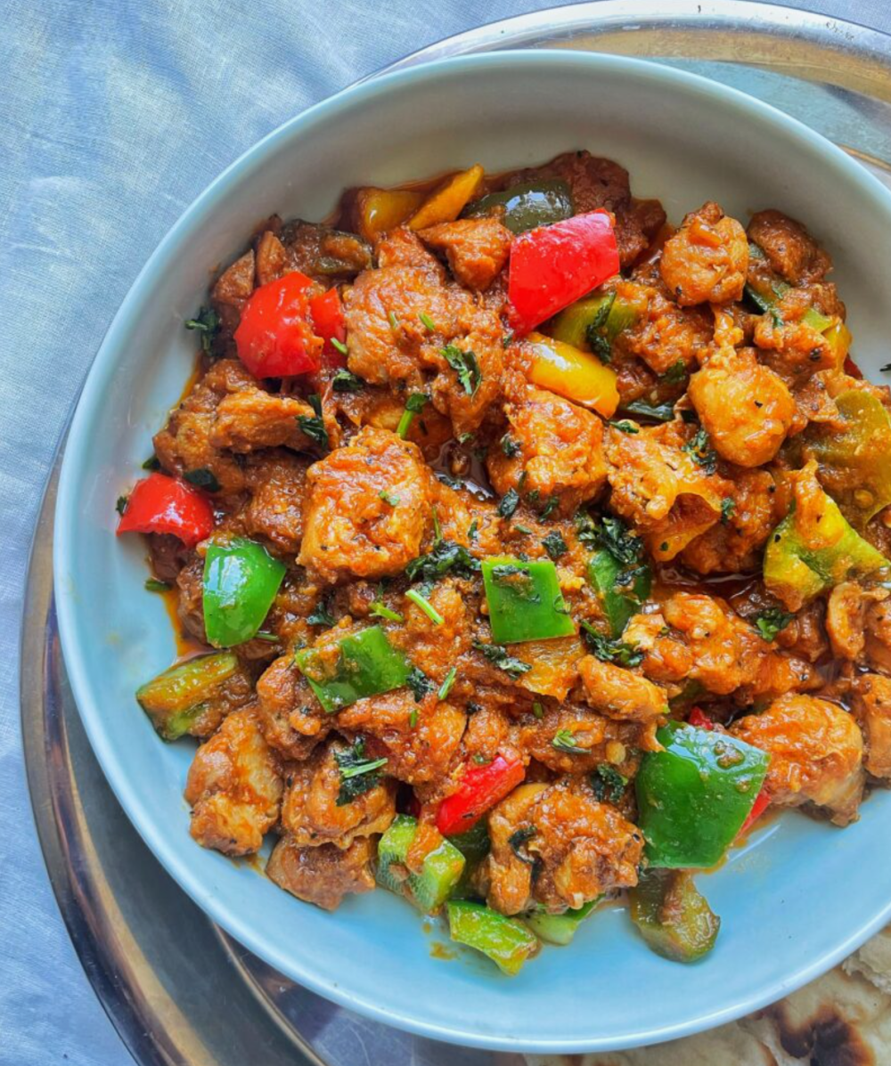 Вареная курица с острым соусом